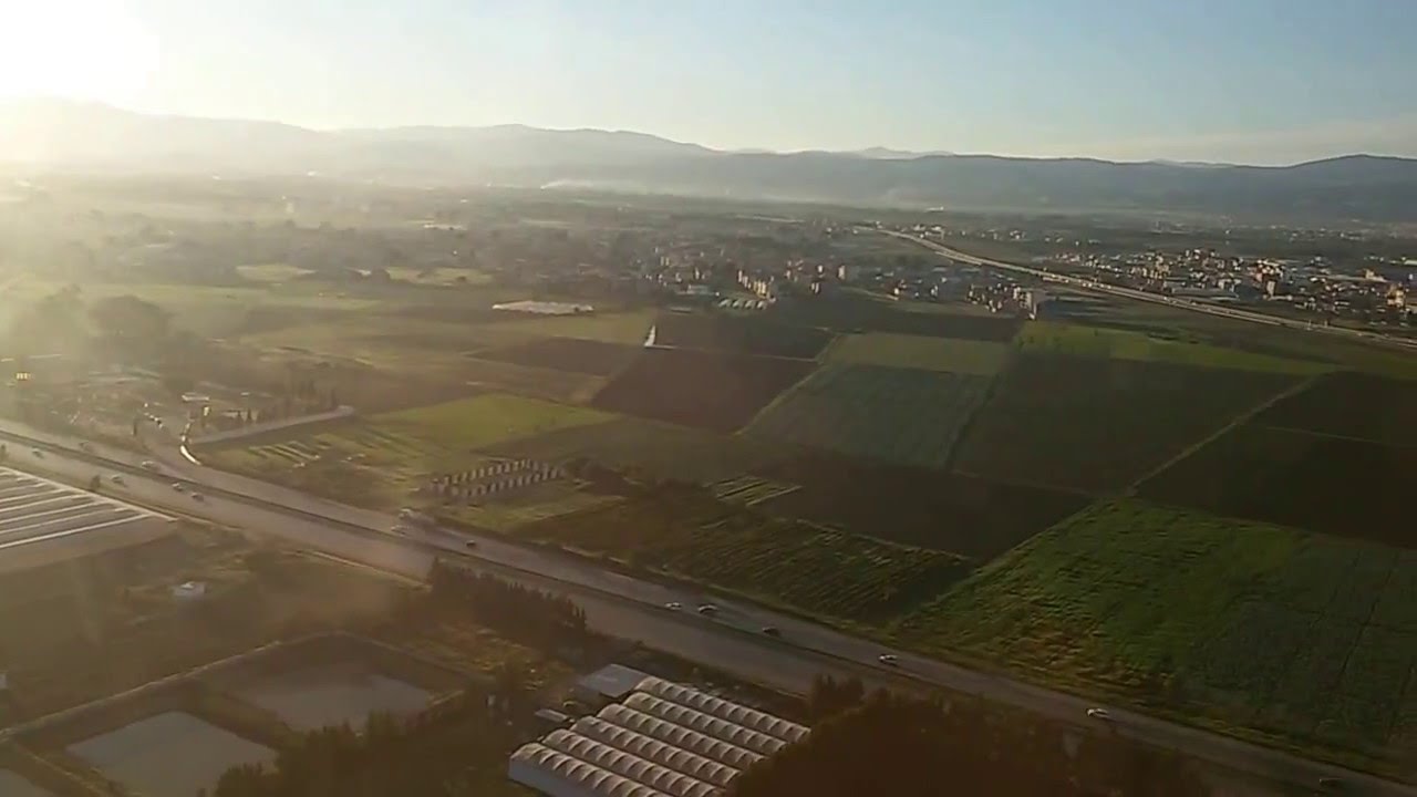 Alger vue de haut jusqu'au l'aéroport houari boumedienne