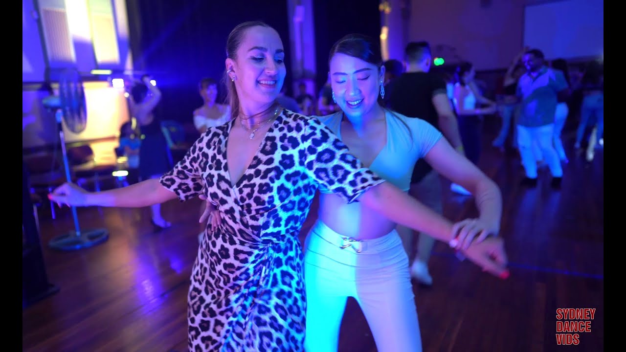Kelsi Chow & Ieva Mila - Es Una Asesina - Chris Paradise DJ Limbo - Bachata sensual social dancing