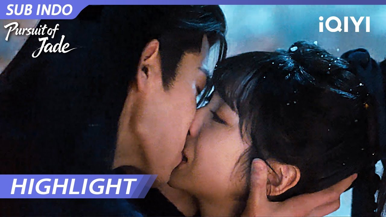 【Highlight 16】Ciuman paksa yang ngiris hati 💋 Dia minta cerai💔 | Pursuit of Jade | iQIYI Indonesia