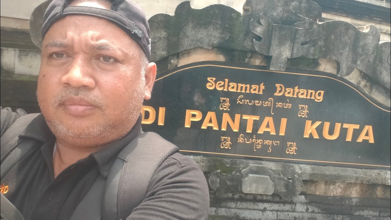 Keliling di pantai kuta dan pantai legian Badung Bali 