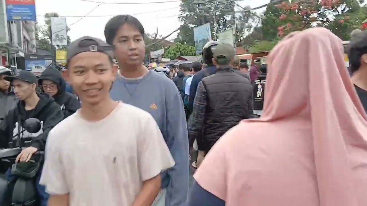 ber buru tajil sangat macet dan rame #vidio #fypシ゚viral #jalanyangjauhjanganlupapulang #kuliner 
