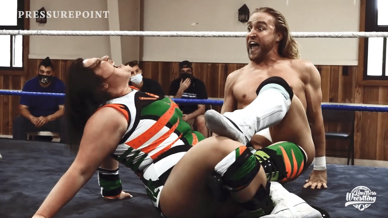 Дэвиен против Брэда Кэшью — Limitless Wrestling (межгендерный, смешанный, Pressure Point)