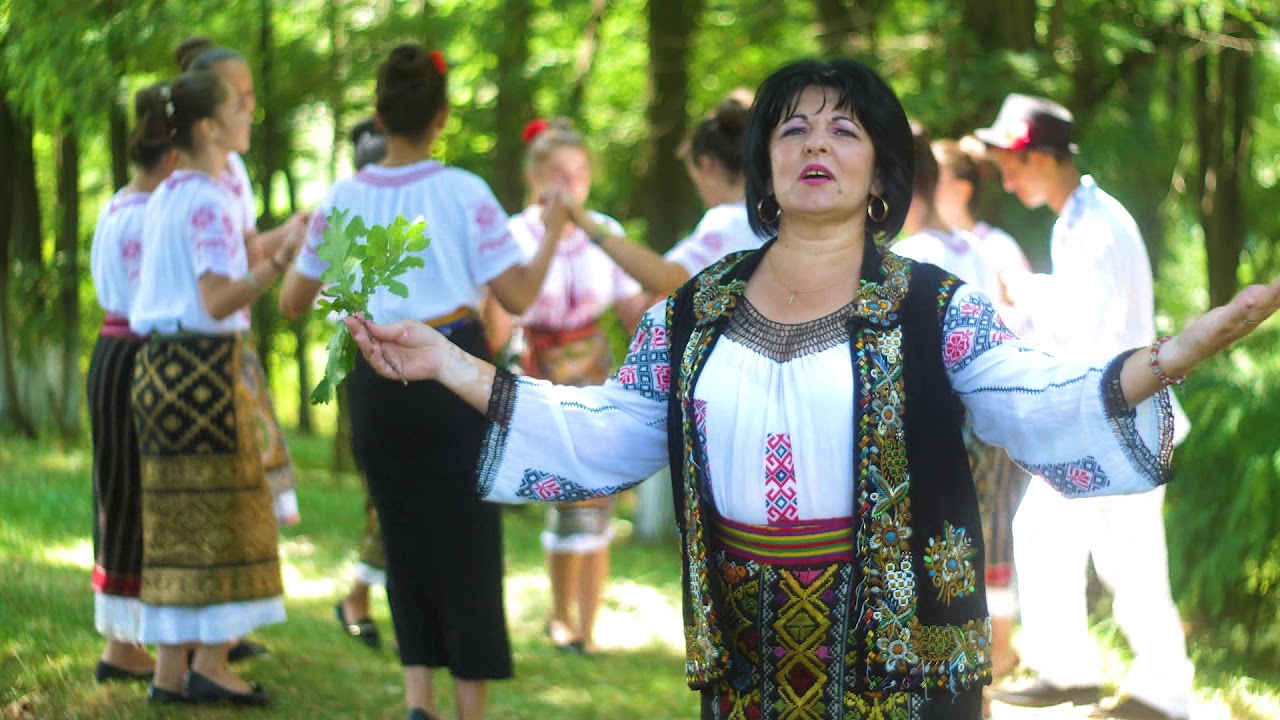 Petronela  Radu 2018 *Mândru-i satul Dintre Munți*