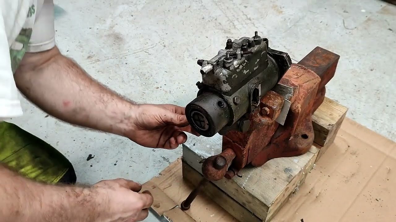 Lucas CAV Diesel Fuel Pump Land Rover Series Removal Overhaul and Refitting