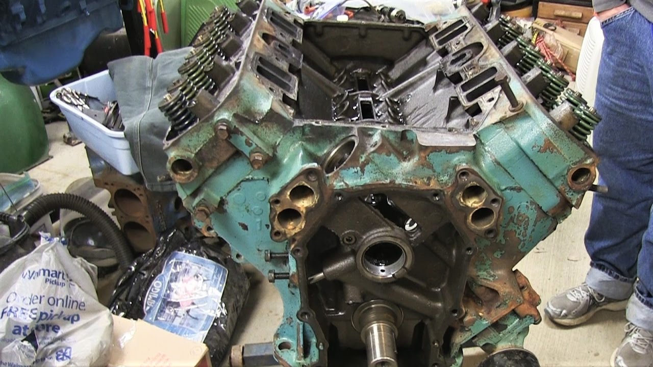 Mopar 440 Engine Build Part 3 - Remove Valve Covers, Lifters, Cam, and More