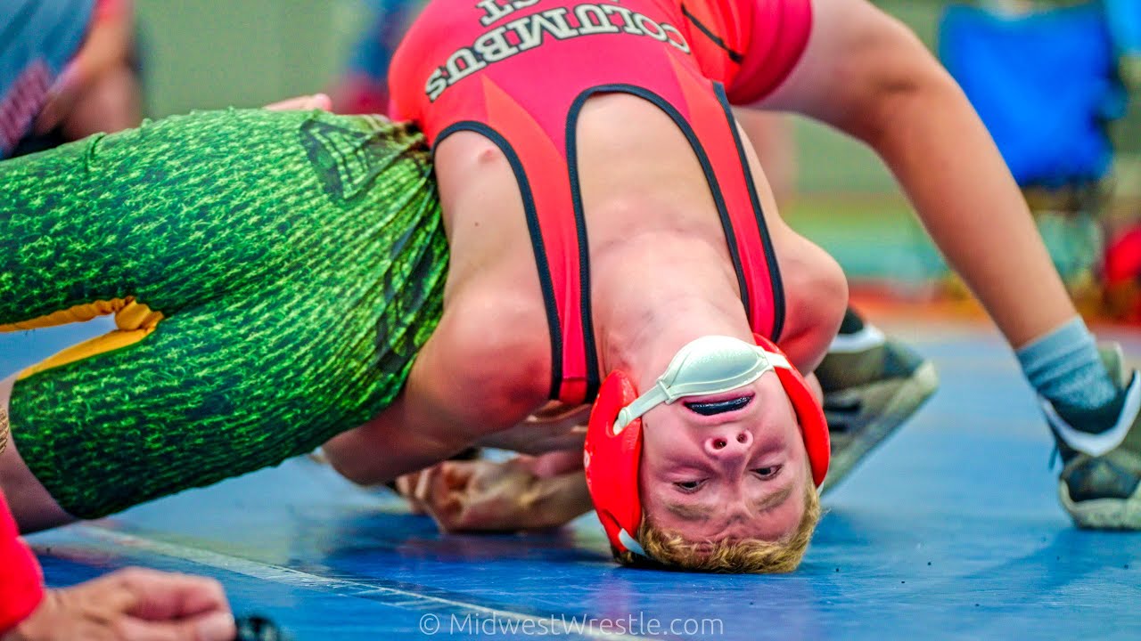 106 – Ino Garcia {G} of IL CornStars Gold vs. Caleb Cooper {R} of Fight Barn IN