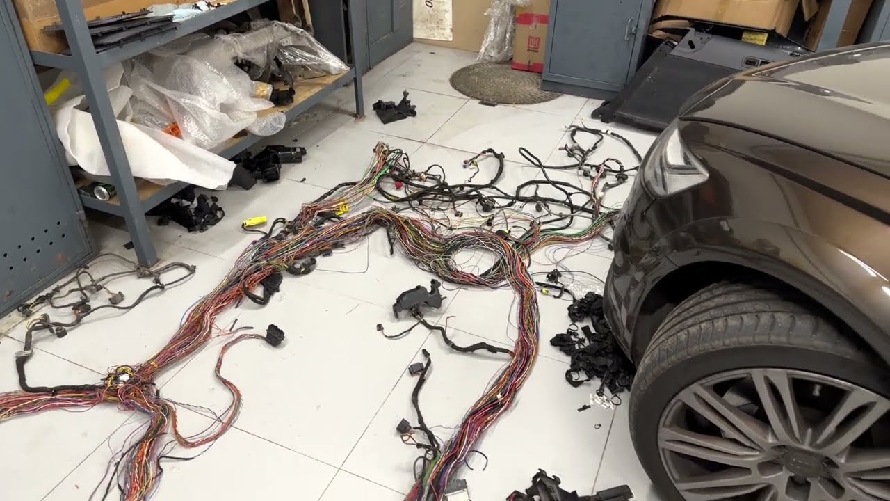 Audi A6C7. Установка Bang Olufsen, камер кругового обзора, контроль мертвых зон.