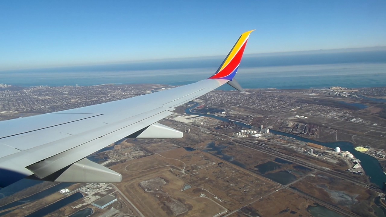 Southwest Airlines 737-8H4 Landing in Chicago (Midway) *FUNNY FLIGHT ATTENDANT*
