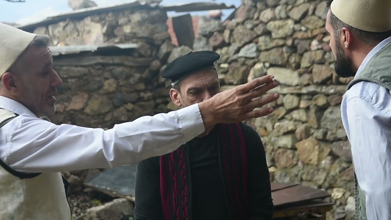 TREGIME POPULLORE - Djali se ngon babën, mashtrohet e blenë kalin shumë shtrenjt