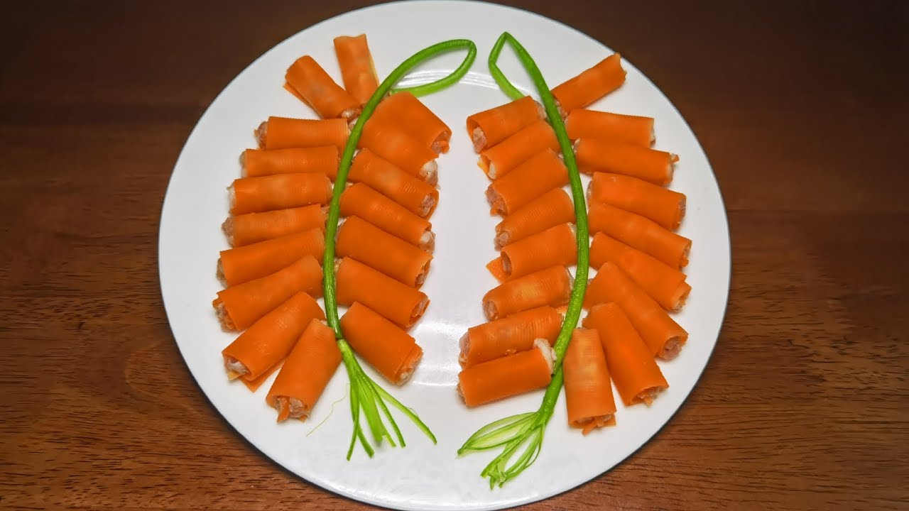 年夜饭，爆竹辞旧岁New Year's Eve dinner, firecrackers leave the old year