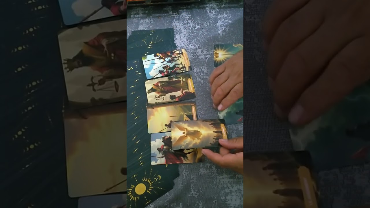 AKLINDAKİ KİŞİ SENİ SOSYAL MEDYADA TAKİP EDİYOR MU? #tarot #tarotfal #2025 #kesfet #fali #ask #sen