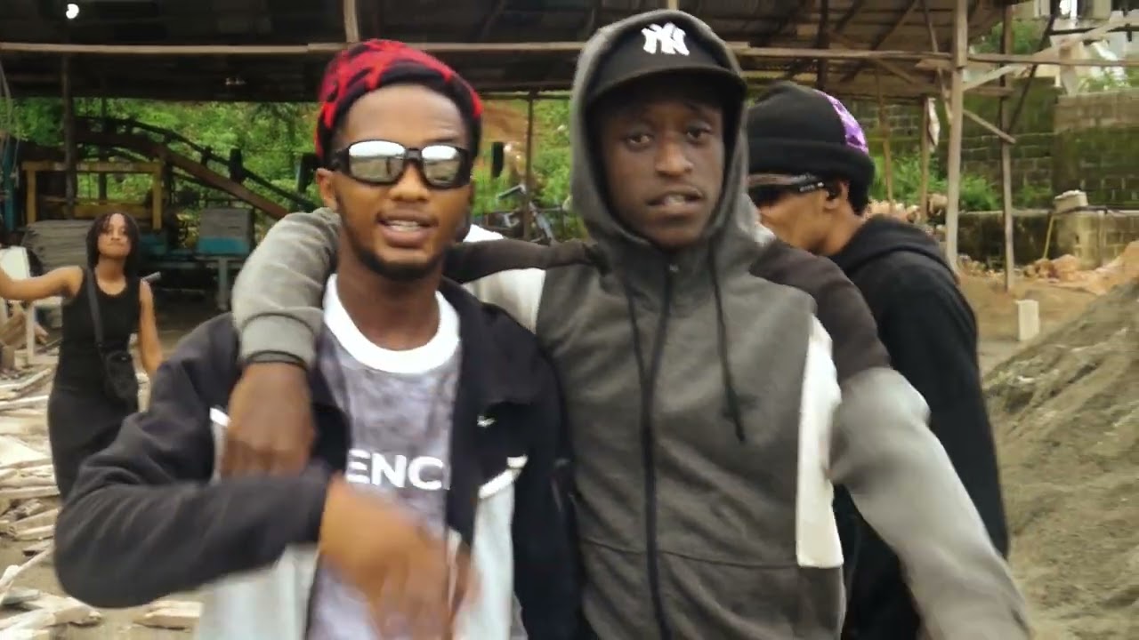 SnowKMT & Cheick Bandit, Treezy - Chaque minute