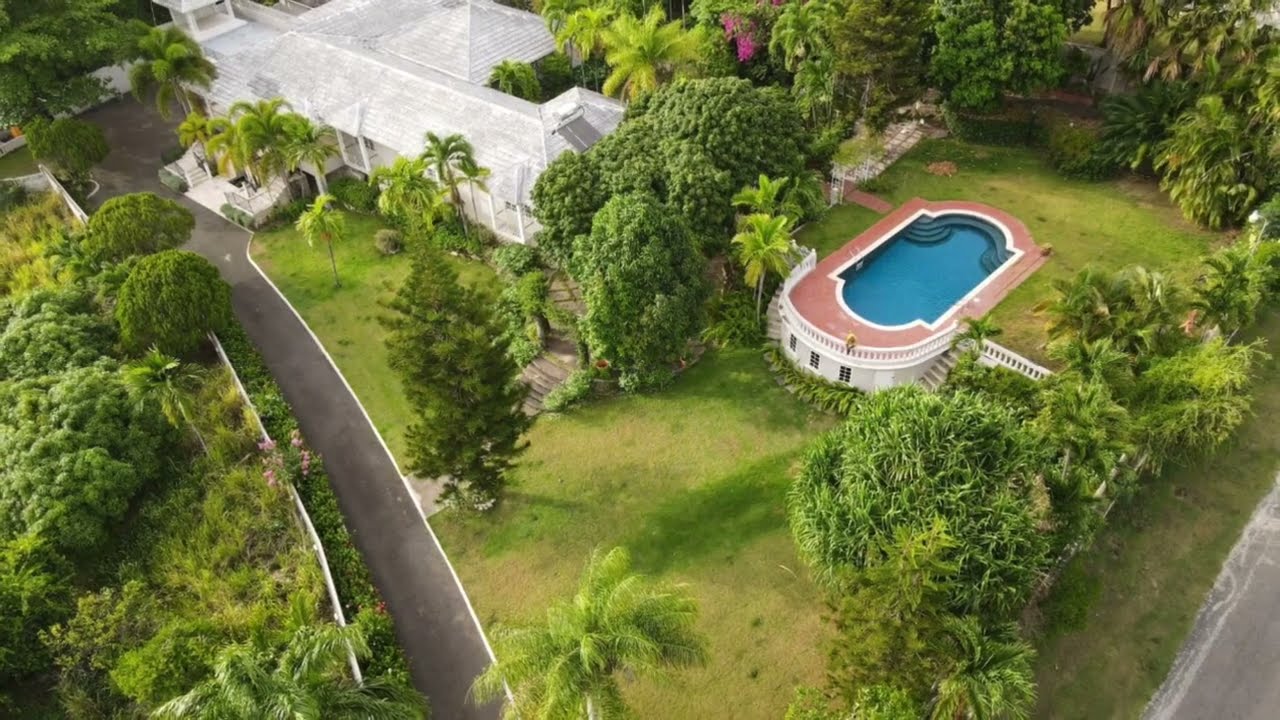 Jacks Hill, Kingston 6 |  USD $2,200,000