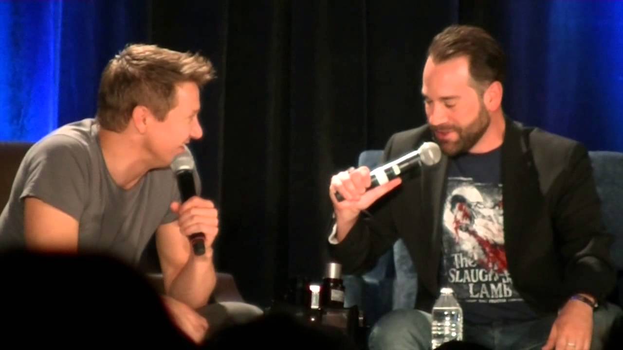 Панель Wizard World Chicago Comic-Con 2015: «Прицеливание с Джереми Реннером»