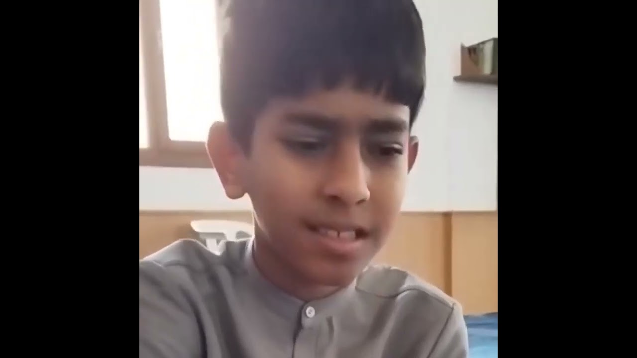 آدم ناصر زايد يبدع على طريقة شيخه معاذ بن حامد تلاوة من سورة الفرقان ، فيها خشوع وإتقان .