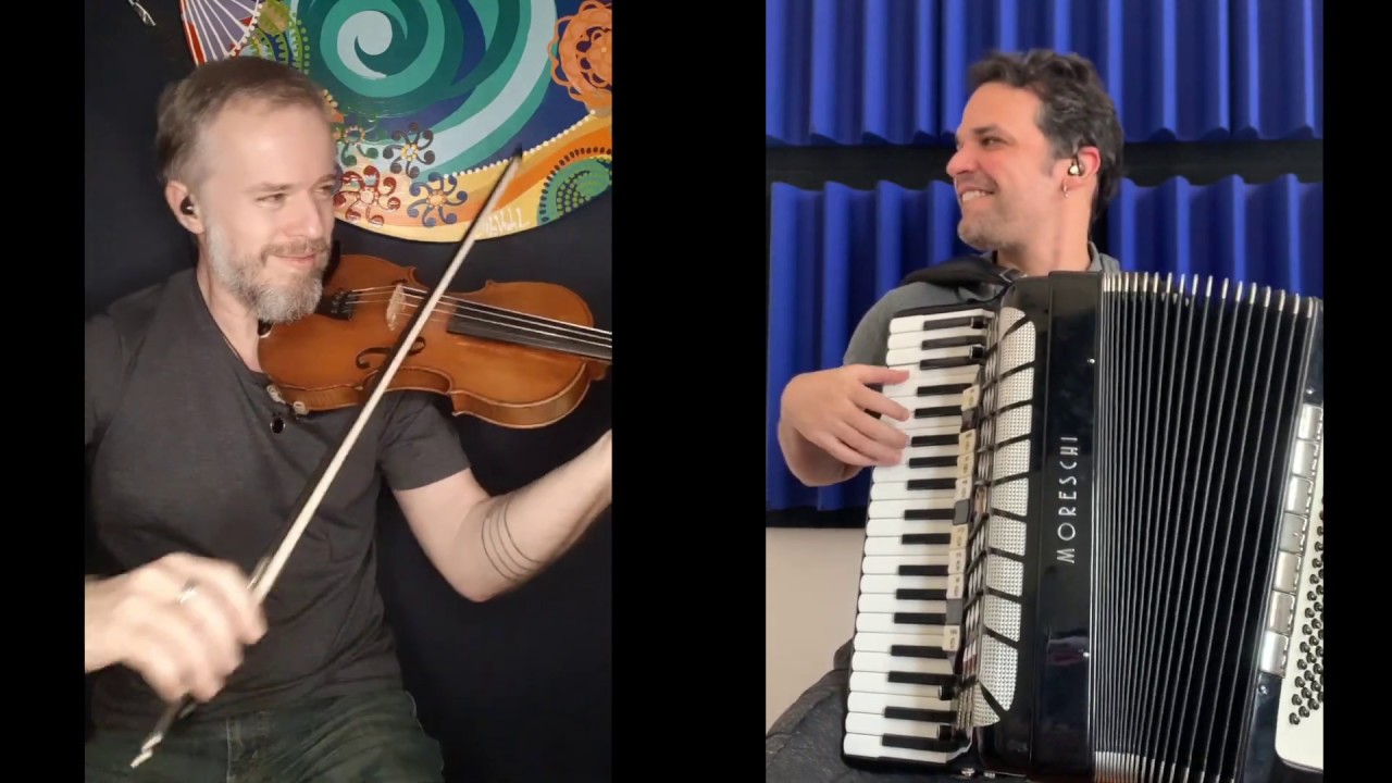 Marcelo Caldi e Nicolas Krassik interpretam 'Cabaceira mon amour' (Sivuca)