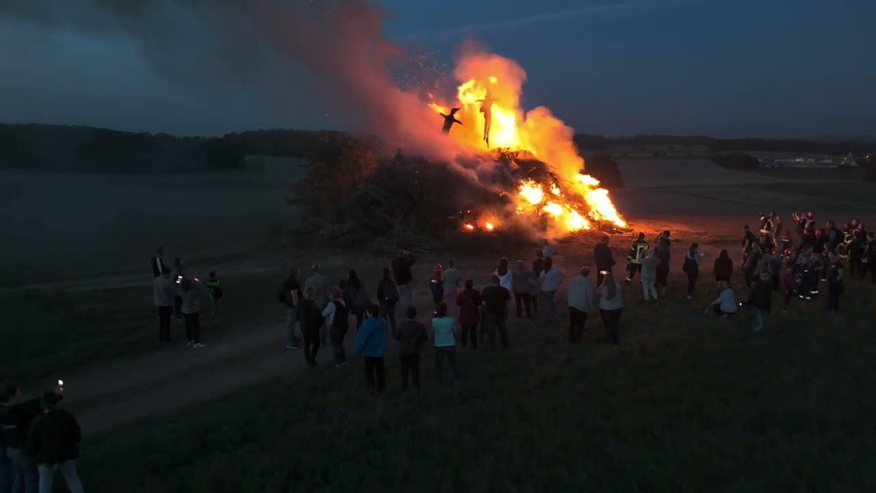 Heimat - Maibaumaufstellen & Hexenfeuer 4K HDR HLG