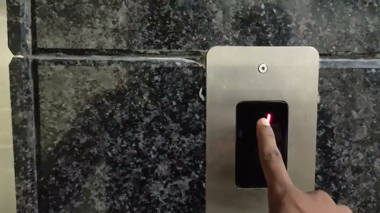 How to Use Lift Buttons | Lift Use Karne Ka Tarika | Lift Par Kaise Chadhe