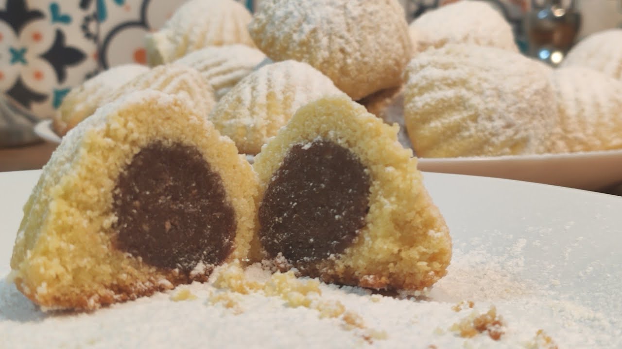 MAAMOULS LIBANAIS AUX DATTES , GÂTEAU DU MOYEN ORIENT- CUISINE MALIYA - معمول لبنان بالسميد والطمر