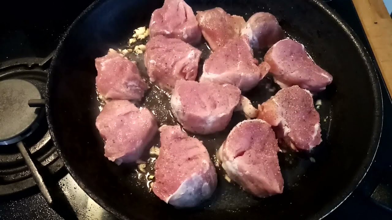 Polędwiczka wieprzowa w sosie śmietanowo - pieczarkowym