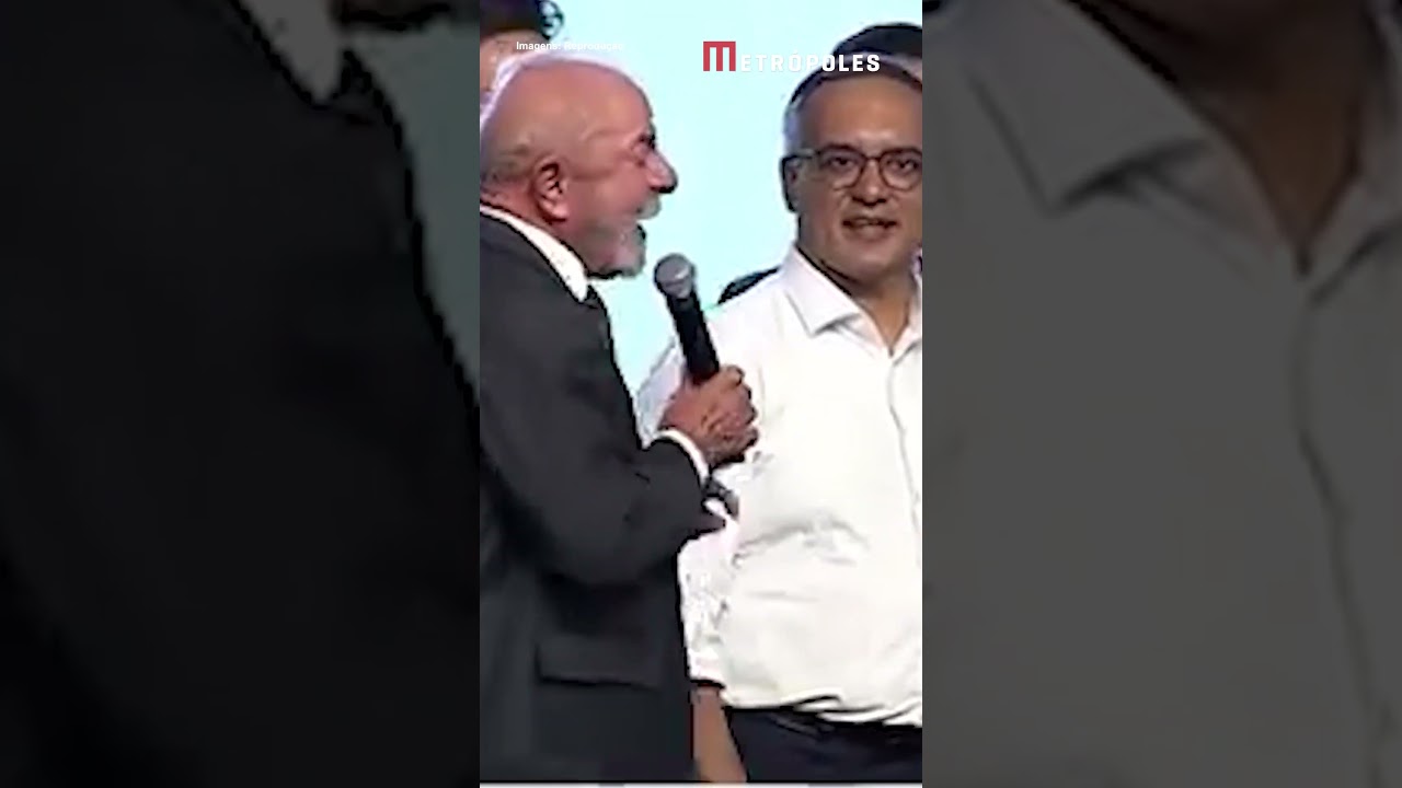Lula posa para fotos com prefeitos do PL e brinca: 