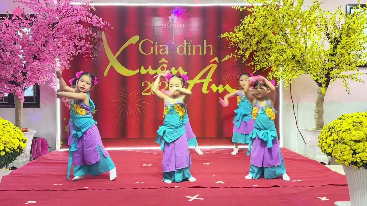 🌸 VỀ MIỀN CỔ TÍCH - GIA ĐÌNH XUÂN ẤM 2026 🌸