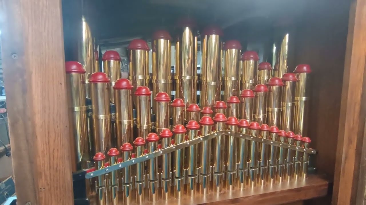 Two tunes from a brass pipe Wurlitzer Caliola