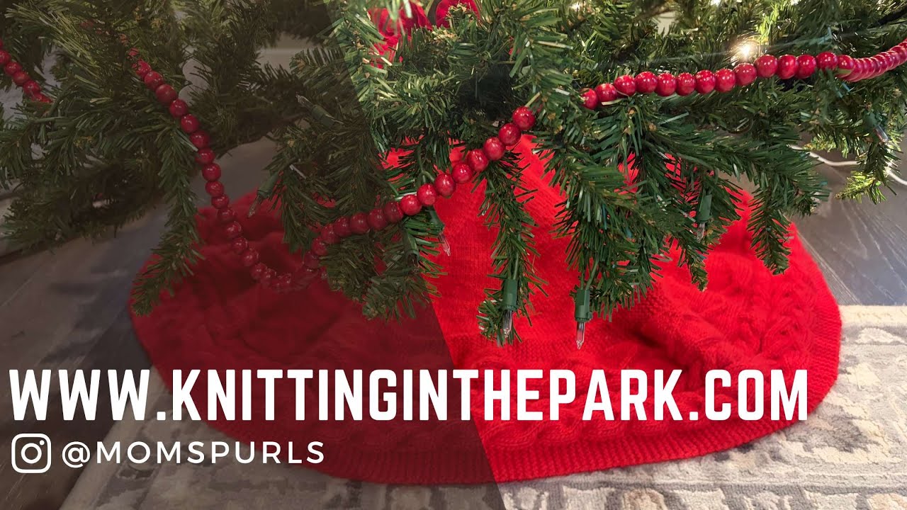 Peppermint Tree Skirt Tutorial: How to Knit the Border and Attach It As You Work