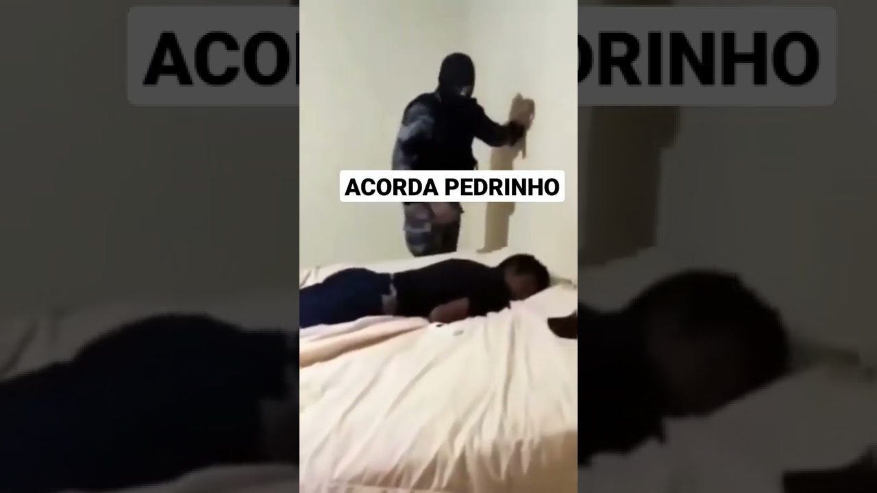 Como acorda o Pedrinho da maneira correta #memes #policia  #videoengra&ccedil;ado #engra&ccedil;ado #bandido