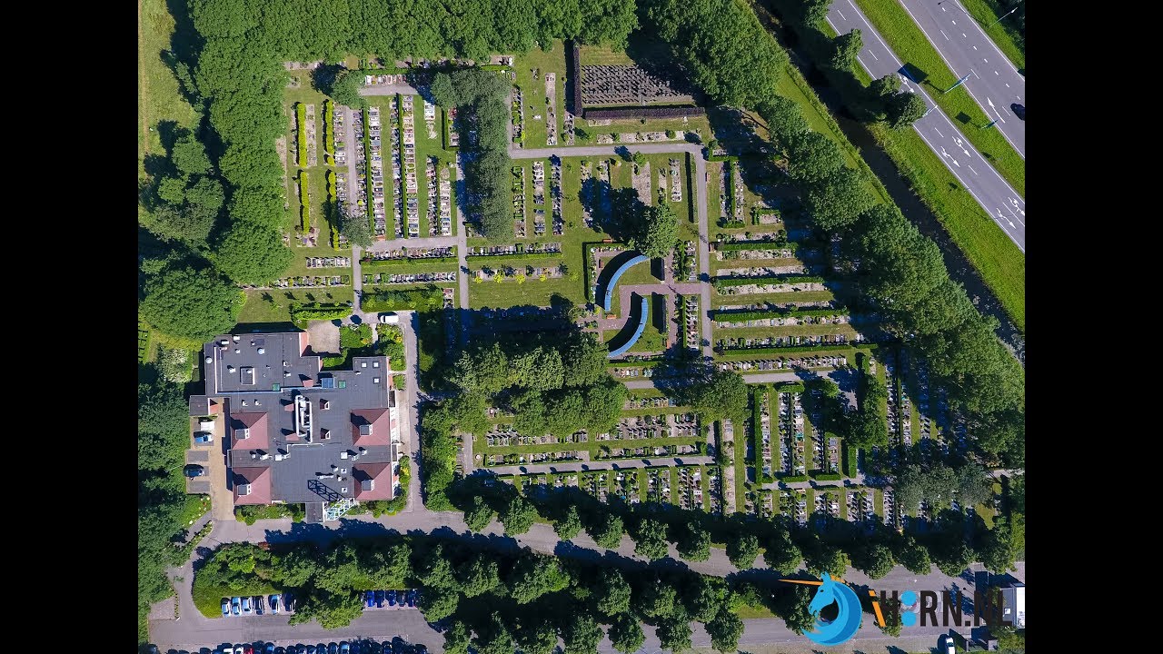 Hoorn, Berkhouterweg, begraafplaats, crematorium en uitvaartcentrum lang