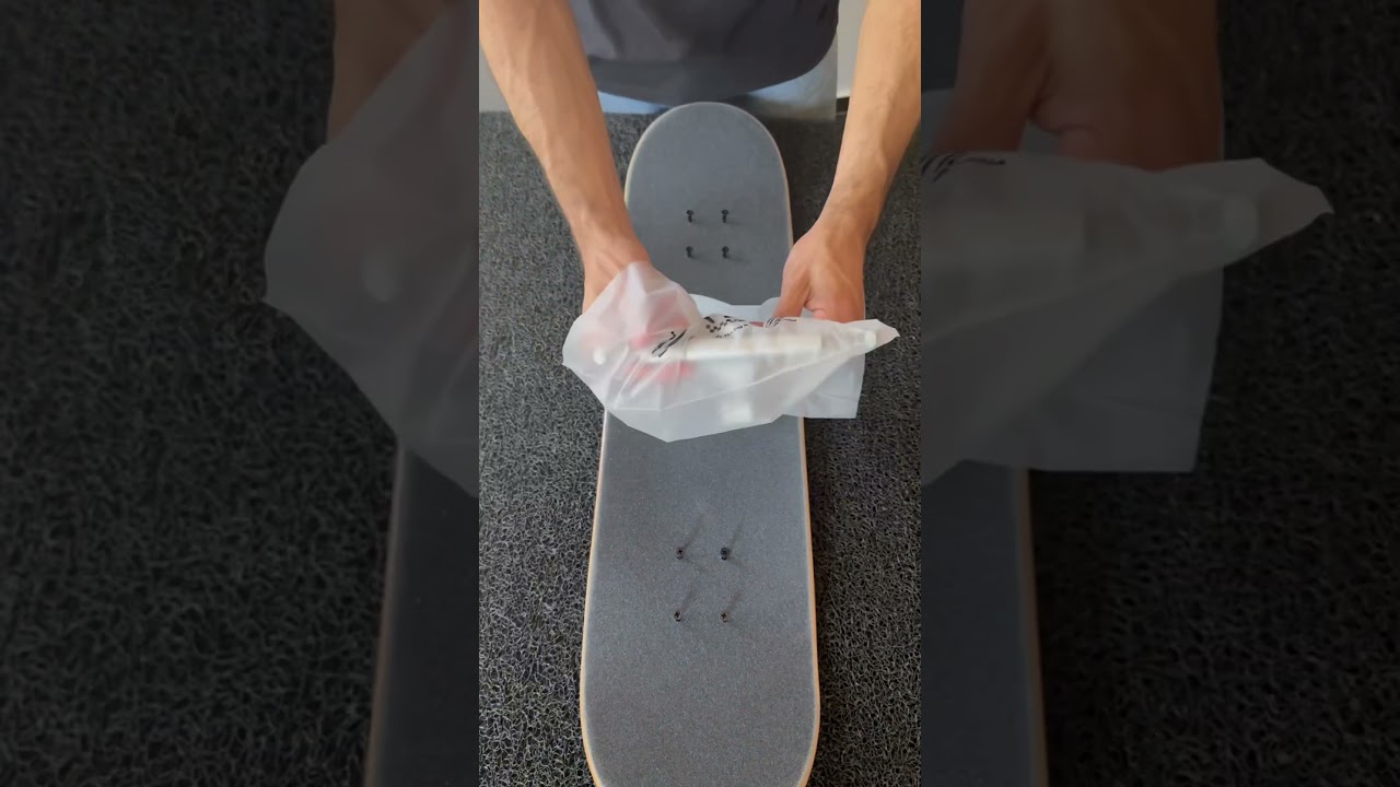 Skate profissional de street com maple da Element Skateboards