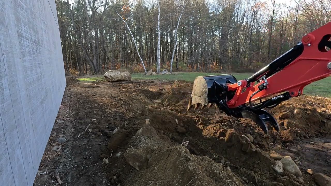 KUBOTA U35 - 4 MINI EXCAVATOR VS. GORILLA ROCK !