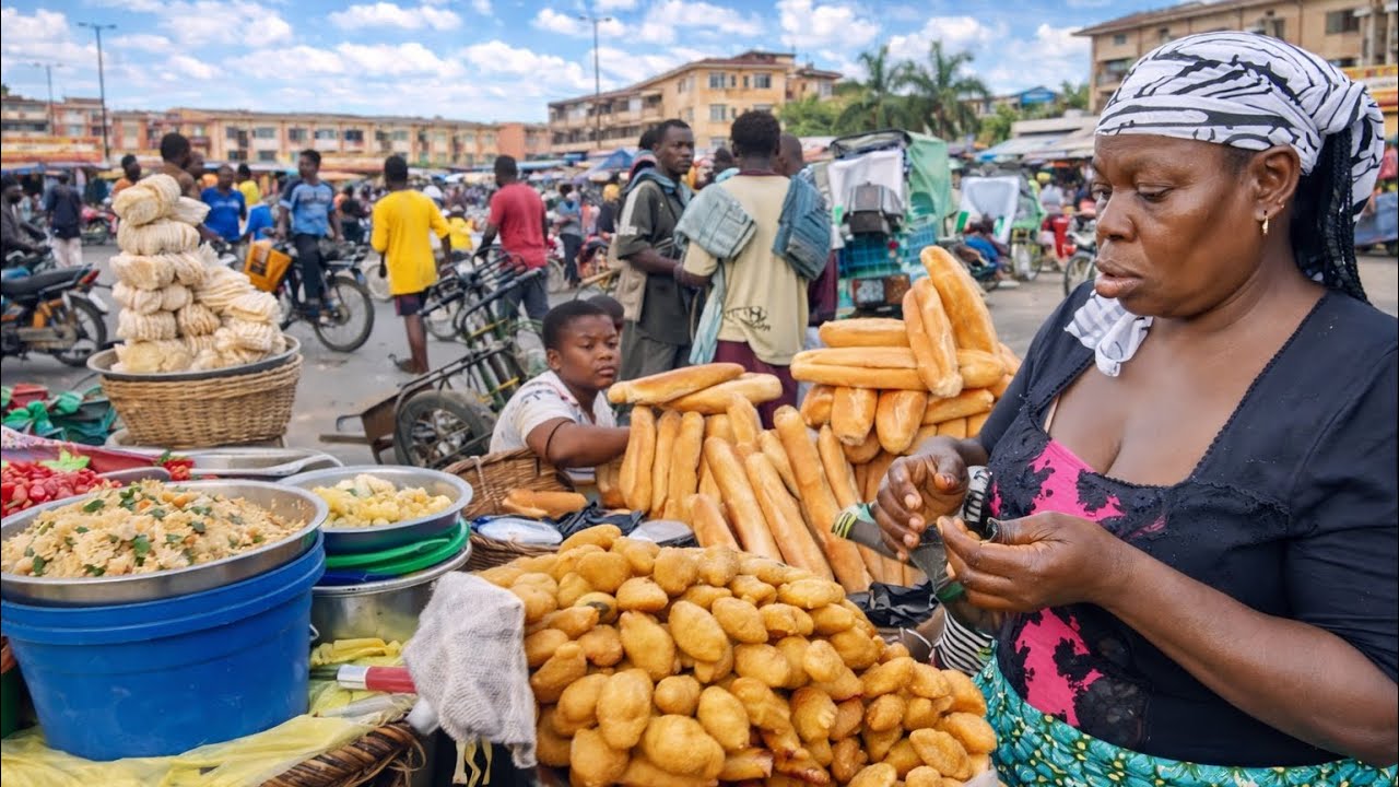 Fried snacks,Bread street’s food 🍲 Benin 🇧🇯 @mhbvlog 
