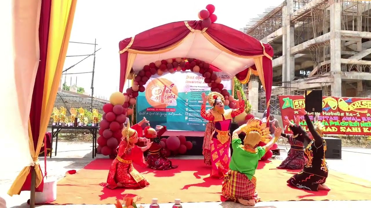 WONDERLAND INDONESIA THE SECRET NUSANTARA VERSI BARU DALAM ACARA DIES NATALIS UNIVERSITAS AWAL BROS