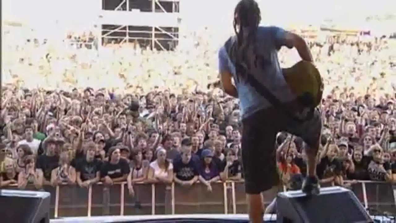 Less Than Jake - Look What Happened (live @ Area 4)