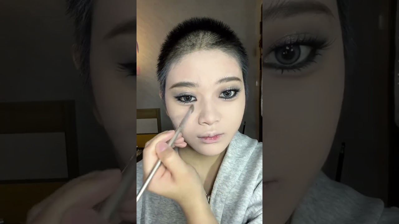 Master the Smoky Eye Look with 2026's Smart Pony Makeup Tutorial