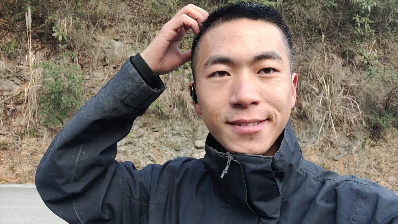 骑行湖北，翻山越岭进入中国脐橙之乡秭归县。长江边观景台品尝秭归脐橙