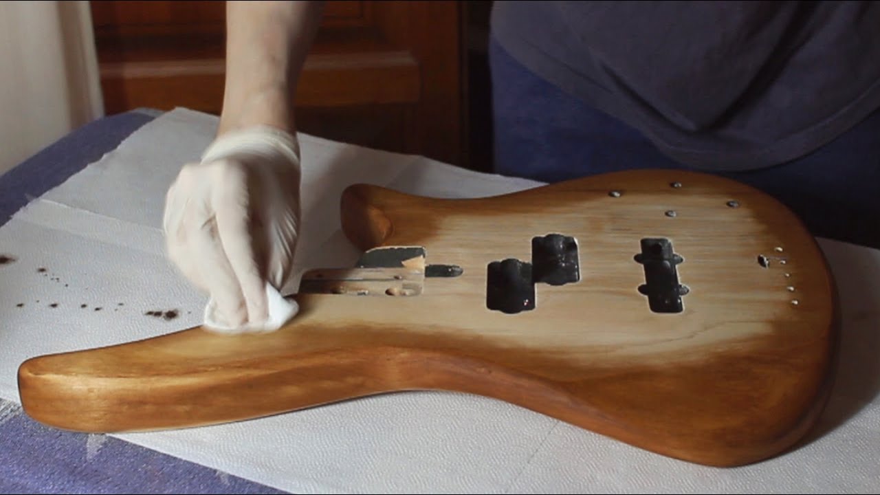 Stain & hand-rubbed finish (Bass customization, part 2/2)