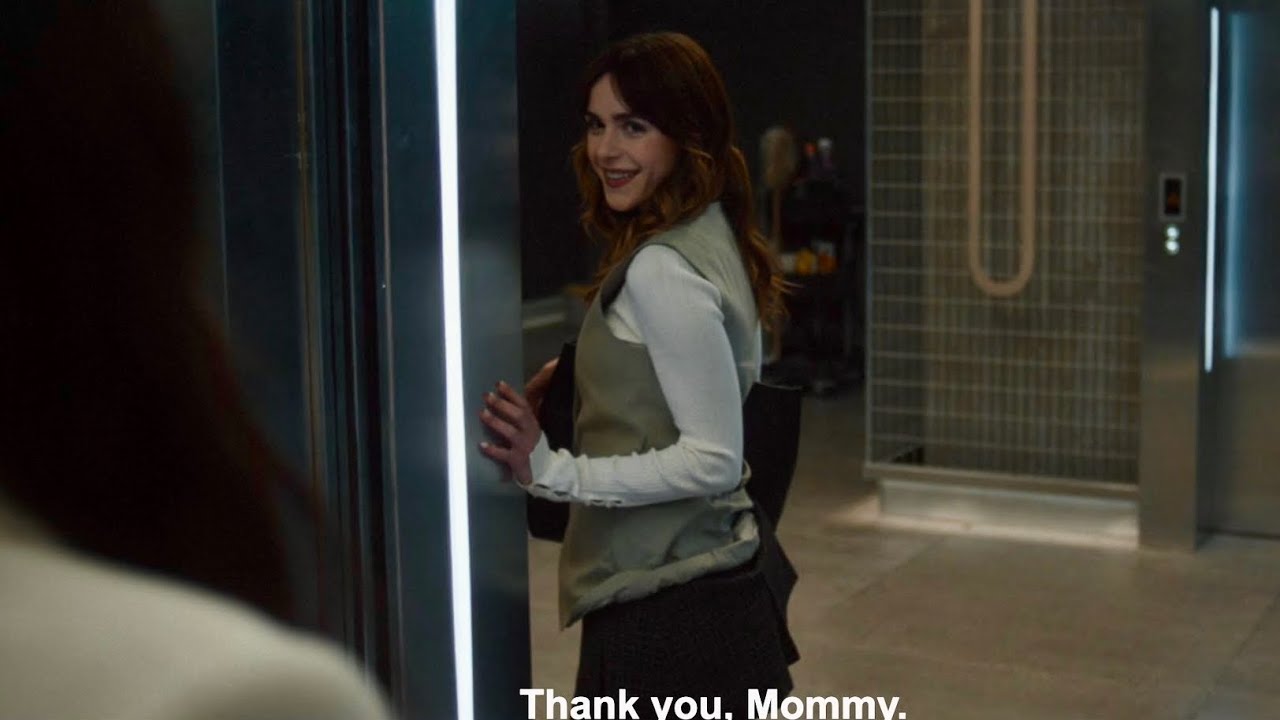 Kiernan Shipka in industry S4