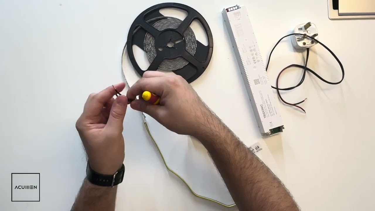 شريط إضاءة LED ذكي قابل لتغيير اللون من آكيومن لايت | تكامل Tridonic وCasambi