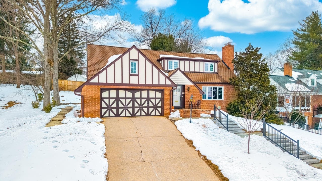 4 Arnold Dr, Westminster, MD