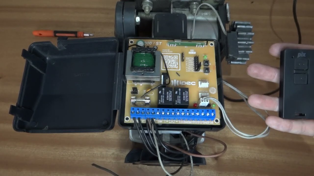 Placa Central P2000 Ipec - Trocando Placa do motor Peccinin Gatter CP4000 programando e instalando