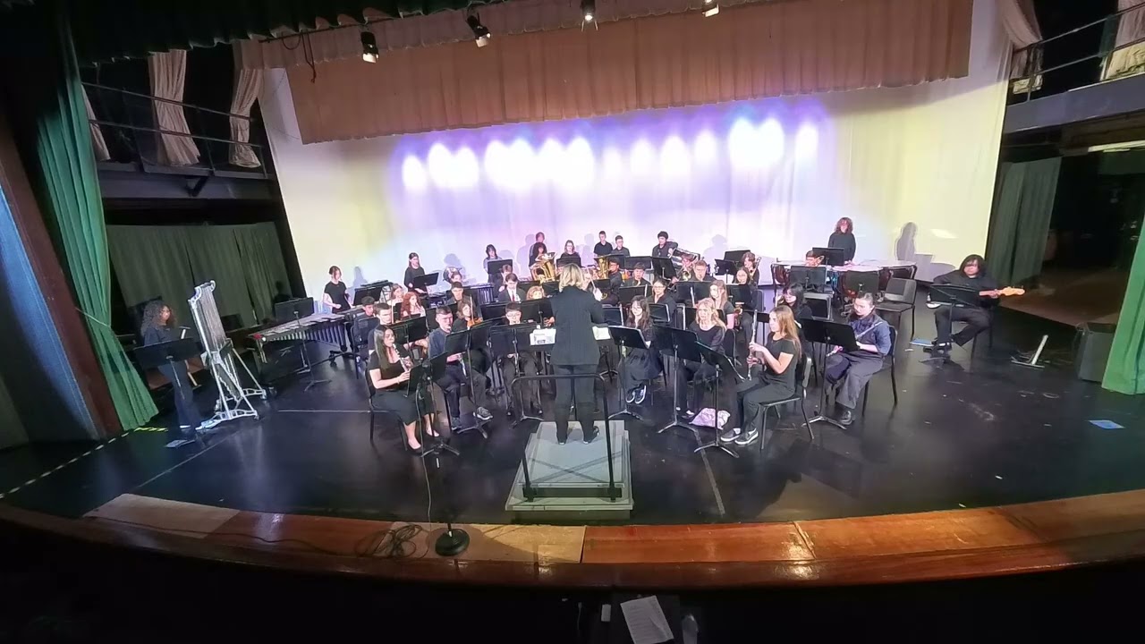 Kubasaki 9th Grade Band/3-2-1/Brian Balmages