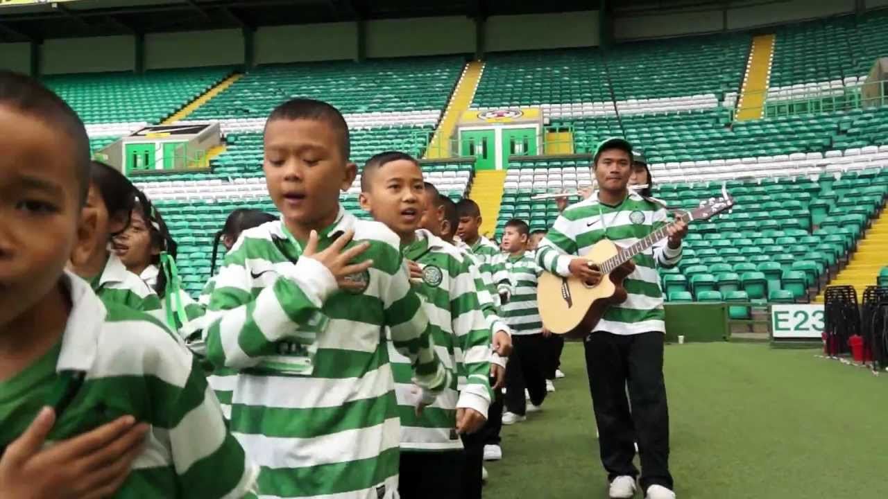 Thai Tims press call with Neil Lennon.