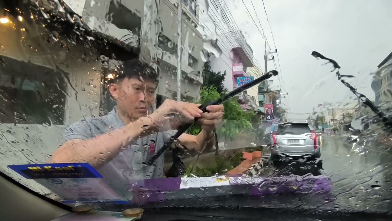 แก้ปัญหาก้านปัดน้ำฝนของรถยนต์ชำรุด