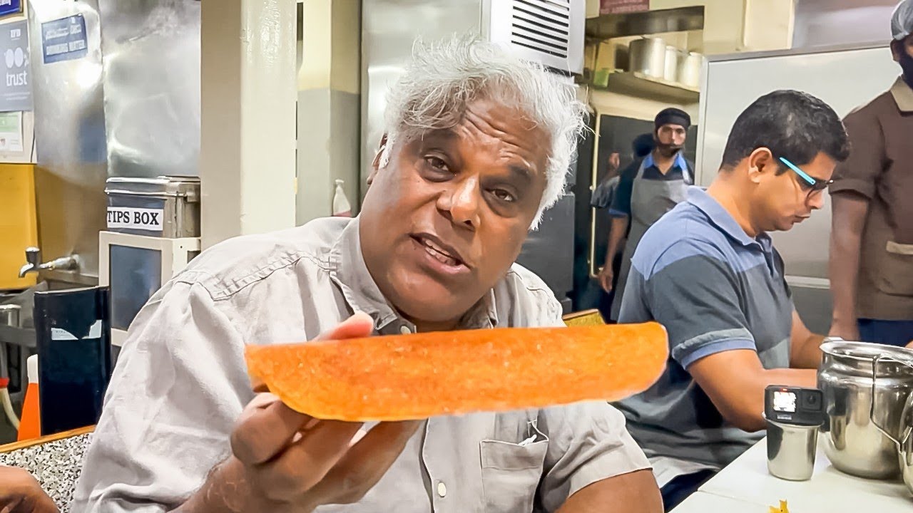 INSIDE THE KITCHEN OF ICONIC VIDYARTHI BHAVAN WITH MY FILM DIRECTOR | Amazing Bengaluru Breakfast 😋
