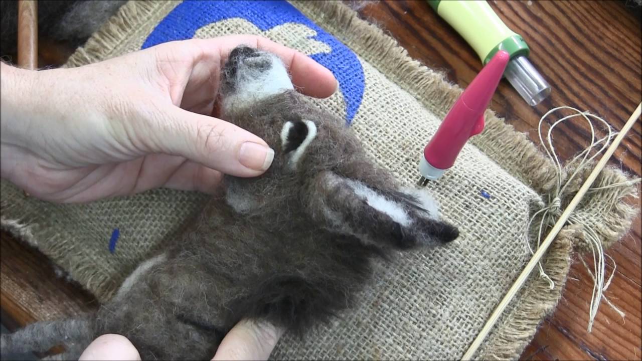 How to Needle Felt a Donkey: Part 4 The Face