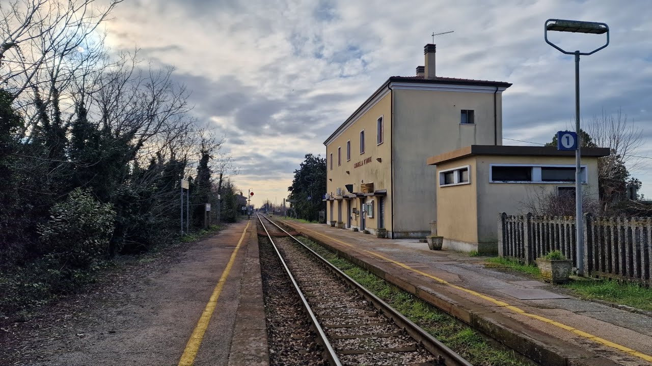 Stazione ferroviaria di Cavanella D'Adige, le antiche vie d'acqua incontrarono le strade ferrate 4K
