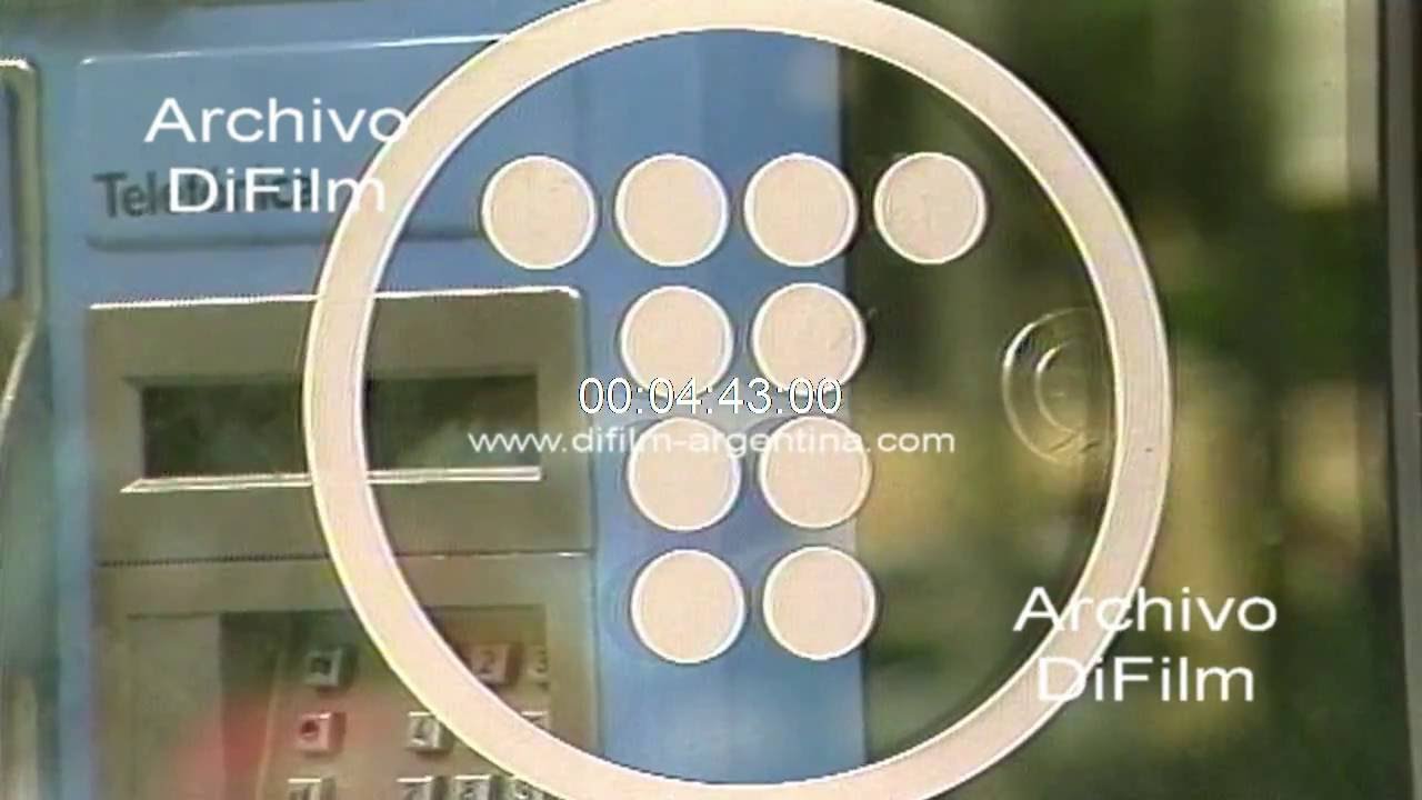 Los parquimetros y las cabinas de telefono en Valencia, España 1992