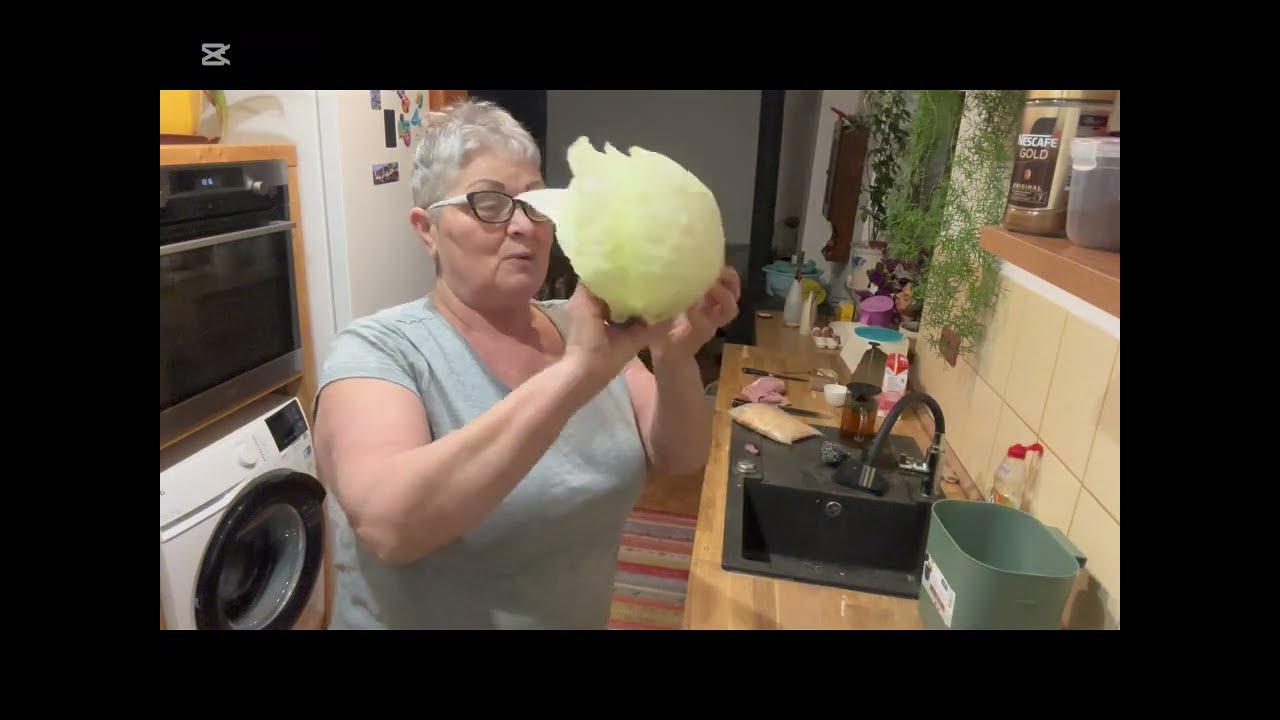 Хотела приготовить котлеты с фасоли а вышли оладьи .